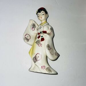 Vintage Hand Painted Porcelain Figurine Of Japanese Geisha Unmarked